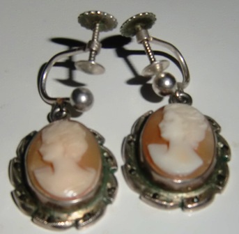 M527M Early 1900 Cameo ear-rings 830 Silver